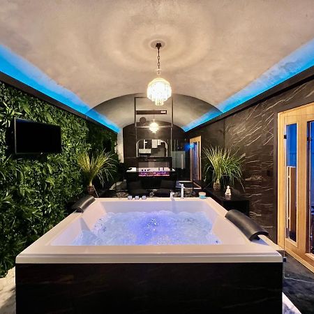 Romantic Wellness Apartment Colosseo Екстер'єр фото