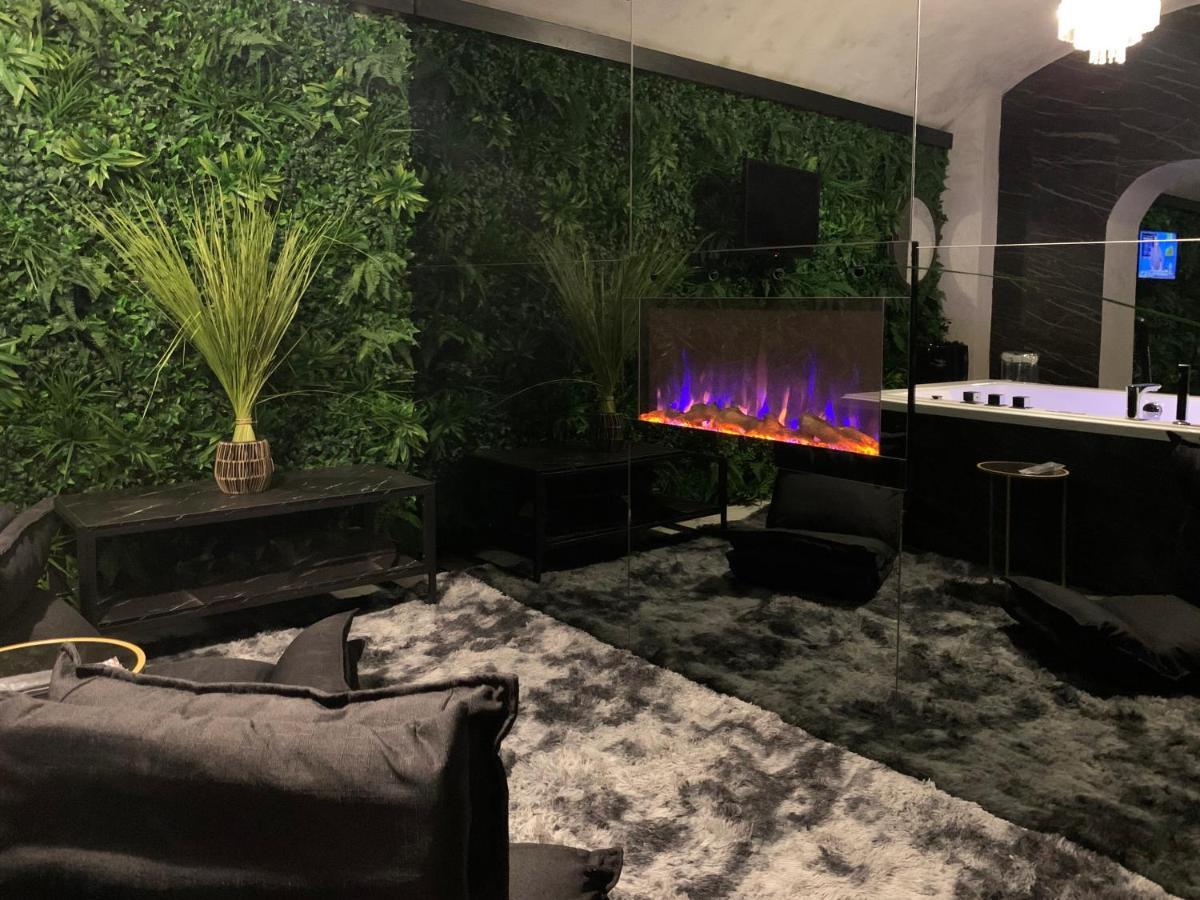 Romantic Wellness Apartment Colosseo Екстер'єр фото