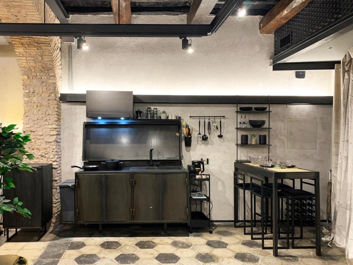 Romantic Wellness Apartment Colosseo Екстер'єр фото