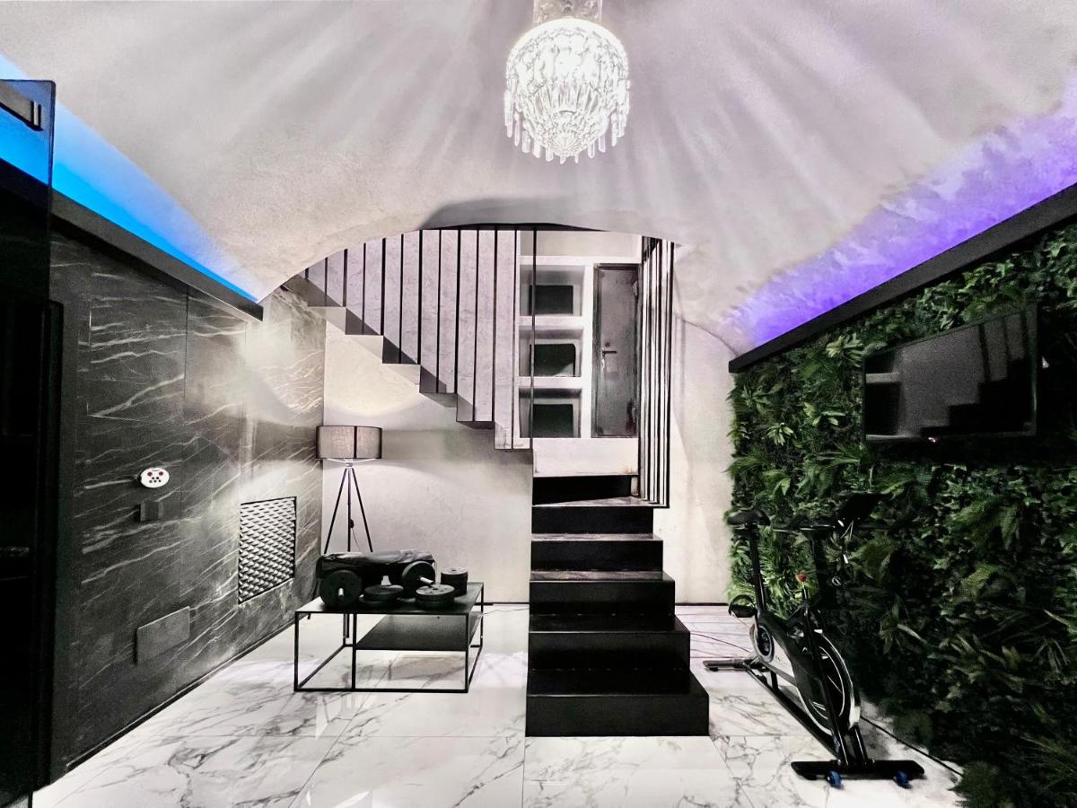Romantic Wellness Apartment Colosseo Екстер'єр фото